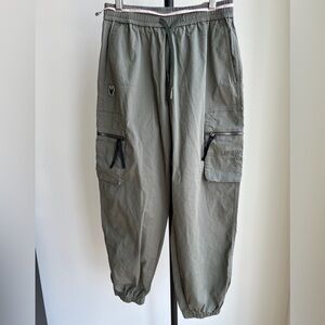 NWOT LifeWork Woman’s Cargo pants